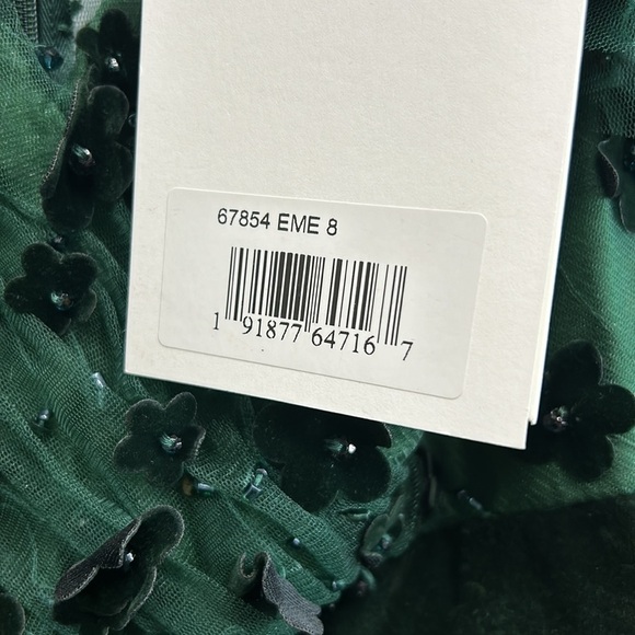 Mac Duggal 67854 NWT EMBELLISHED BUTTERFLY SLEEVE VELVET HEM MIDI DRESS - Picture 12 of 12